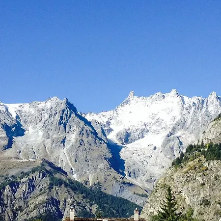 Maison Mont Blanc *